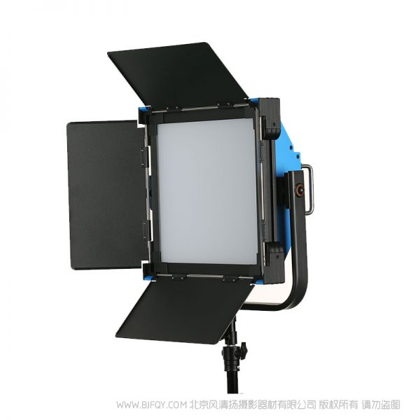 利帥 LS RGB-150 采用全鋁框架設(shè)計,具有良好的散熱系統(tǒng),結(jié)合了LED的優(yōu)點及特點,是一款緊湊、柔和、高效率的平板燈